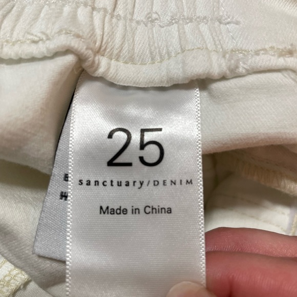 Sanctuary Denim White Shorts - Picture 3 of 3